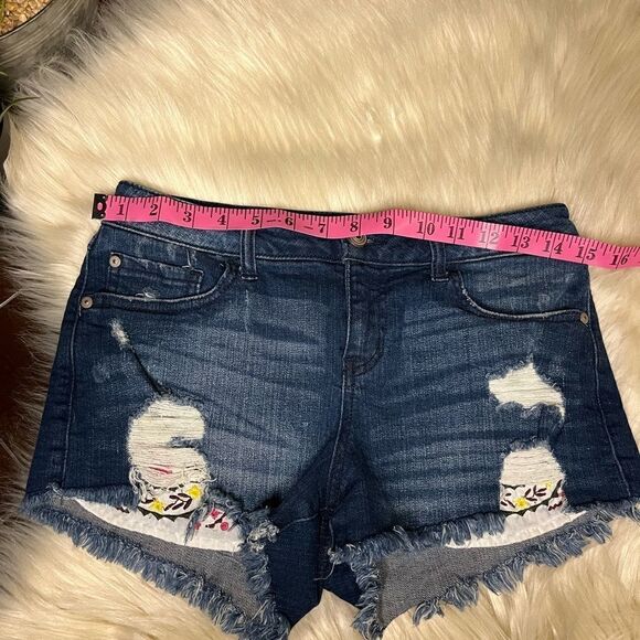 Harper embroidery pocket distressed denim shorts sz 27 - Picture 6 of 8